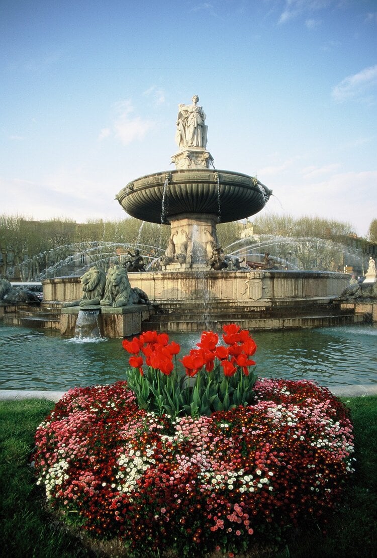 Discover the fountains on Cours Mirabeau - this one is called La Rotonde