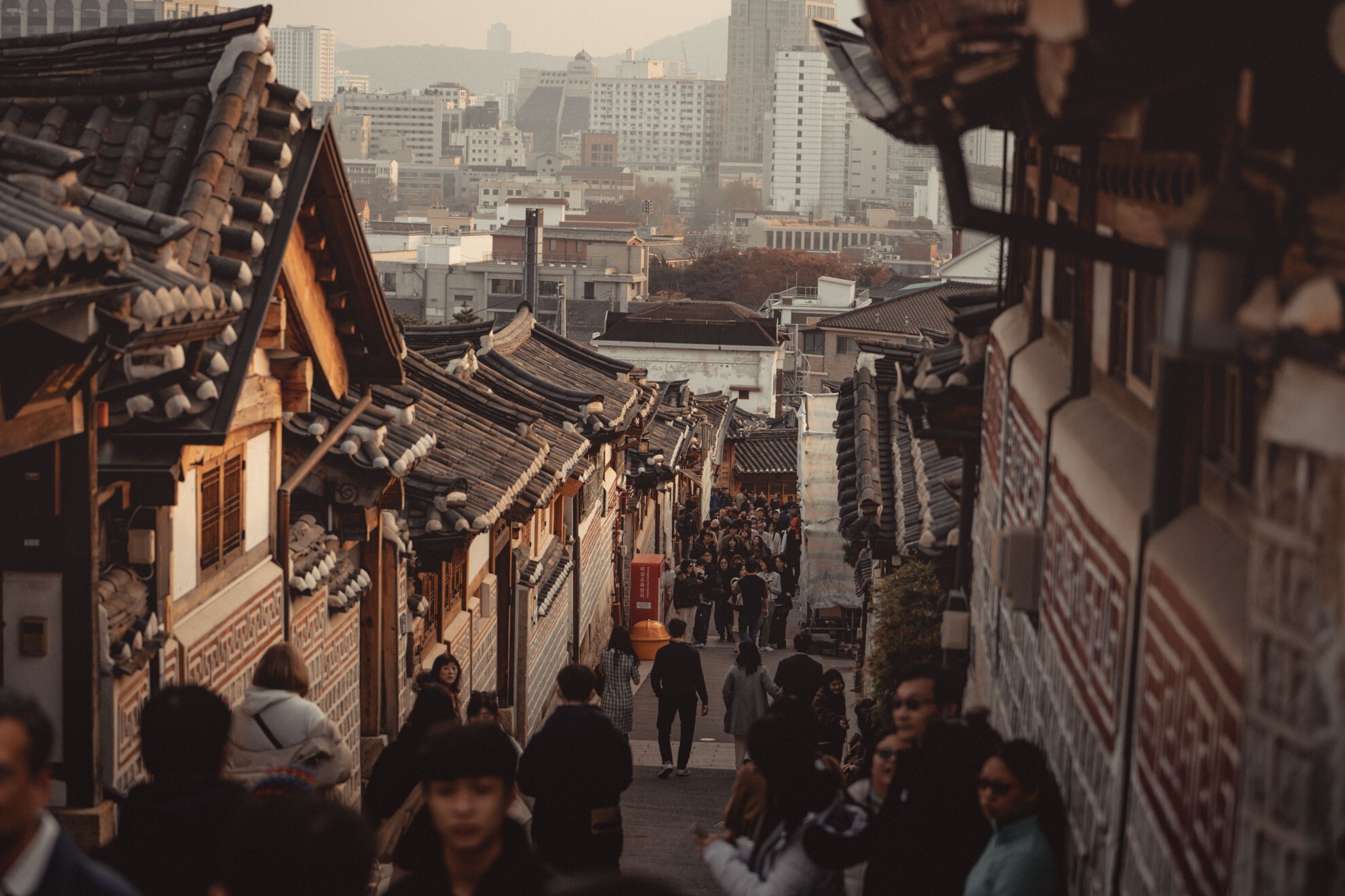 Seoul City Tour – Neighborhoods, Culture & Food