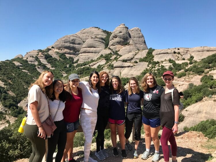 <span>Hike the peaks of Montserrat</span>