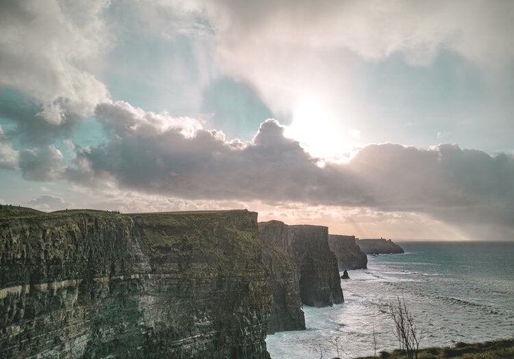 <span>Explore the incredible Cliffs of Moher </span>