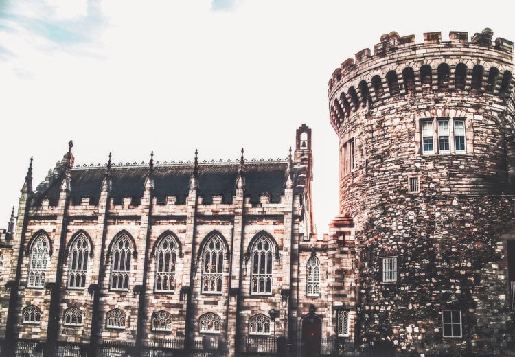 <span>Take a guided tour of the Dublin Castle</span>