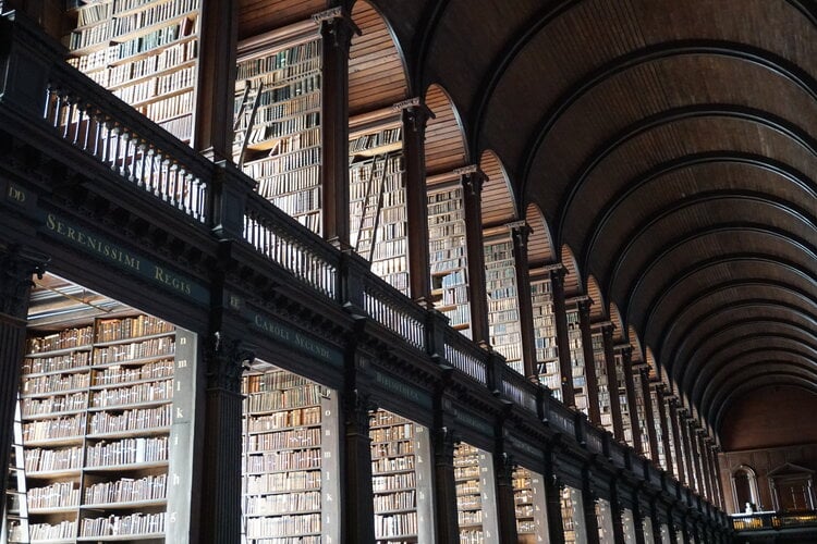 <span>Visit the amazing Old Library at Trinity College</span>