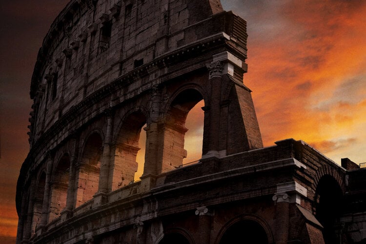 <span>Experience the Colosseum by night - take an evening tour to view this amazing historical place in a new light</span>