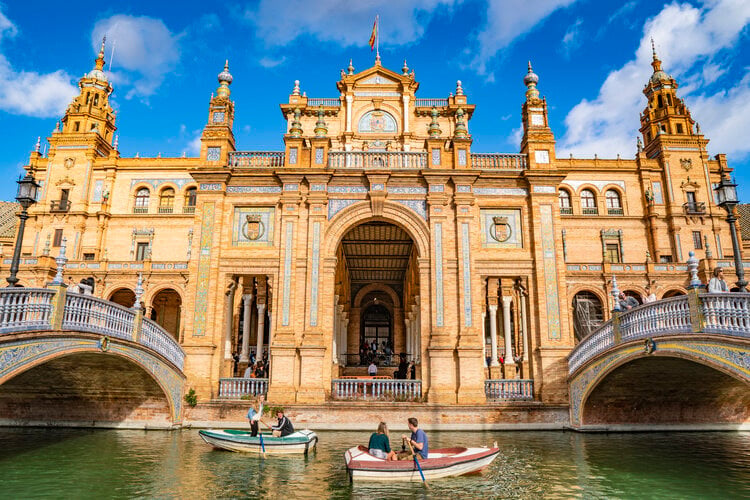 <span>Spend an afternoon at the famous Plaza de Espana</span>