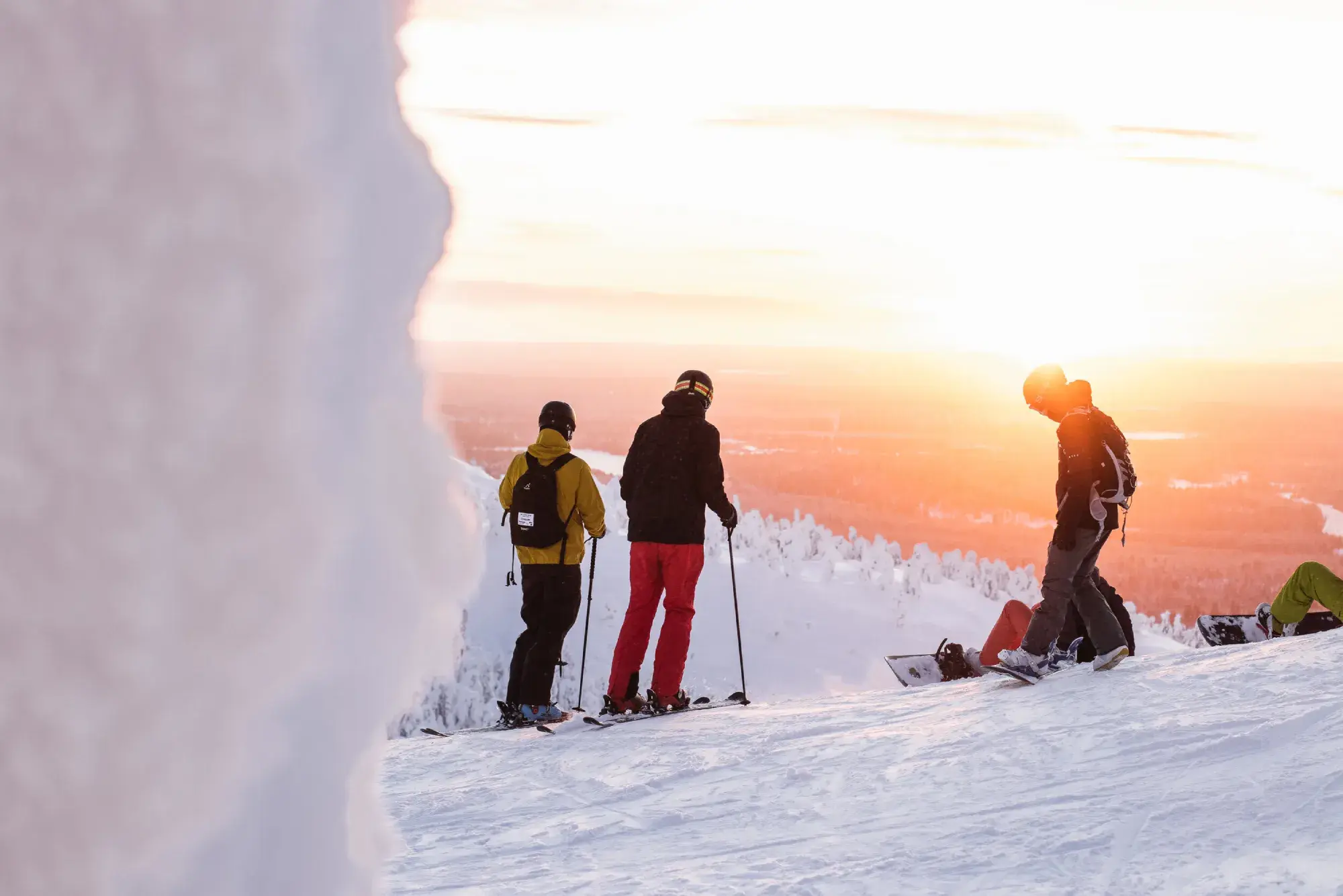 <span>Go skiing or snowboarding at the Portillo ski resort, only 2 hours from Viña del Mar. Or you can travel to the Andes mountains</span>