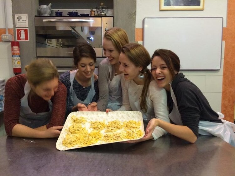 <span>Learn how to make fresh pasta from scratch in a real Italian pasta factory</span>